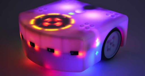 Illustration de Découvre Thymio, le petit robot qui a du génie !